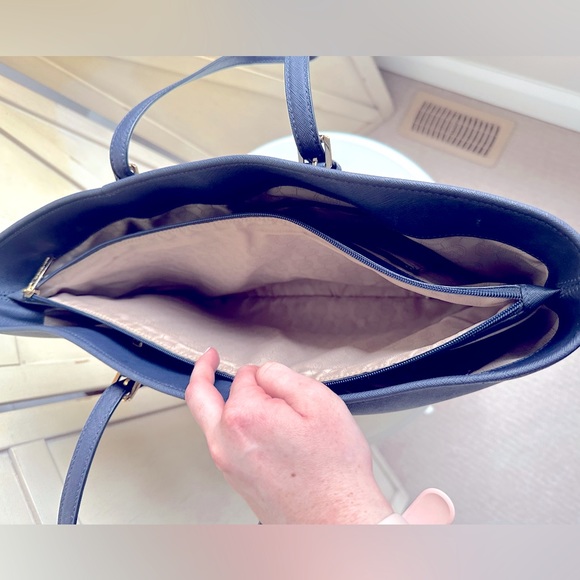 Michael Kors Blue Leather Jet Set Travel Tote - Picture 8 of 12